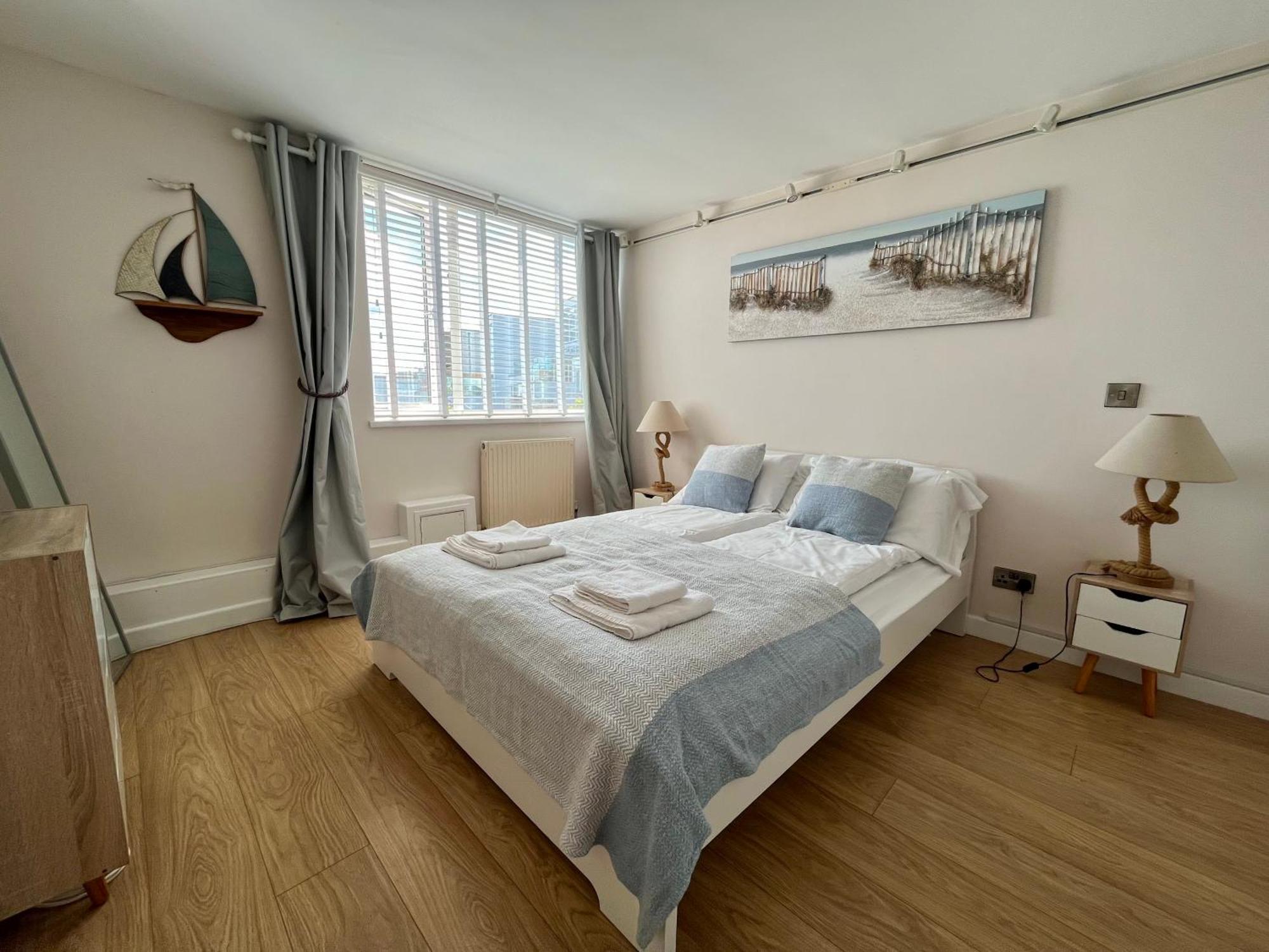 Newquay Fistral View With Pool Apartment